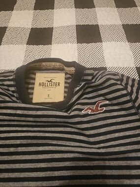 Hollister Striped Crewneck Tee in Black & Gray with Red Logo